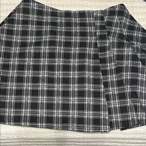 Stylish Black and White Plaid Kids Skirt